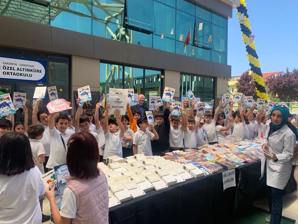 ALTINKÜRE 1. KİTAP FUARI